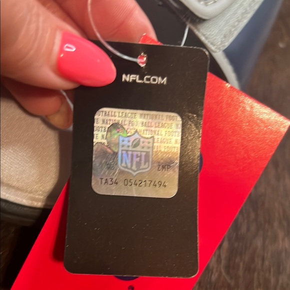 Dallas Cowboy Blue and White Cushioned Sandals for Casual Comfort - Picture 8 of 8